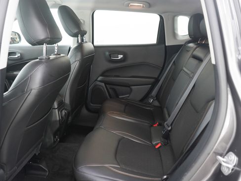Used 2018 Jeep Compass Latitude w/ Popular Equipment Group AWD/4WD image 14