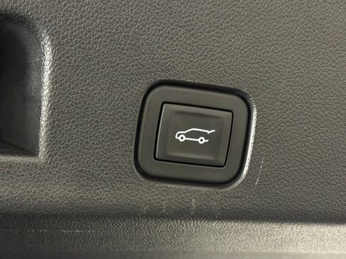 Used 2025 Chevrolet Traverse Z71 w/ Driver Confidence Package AWD/4WD image 44
