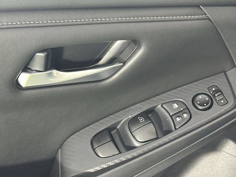 Certified 2025 Nissan Sentra SV FWD image 13