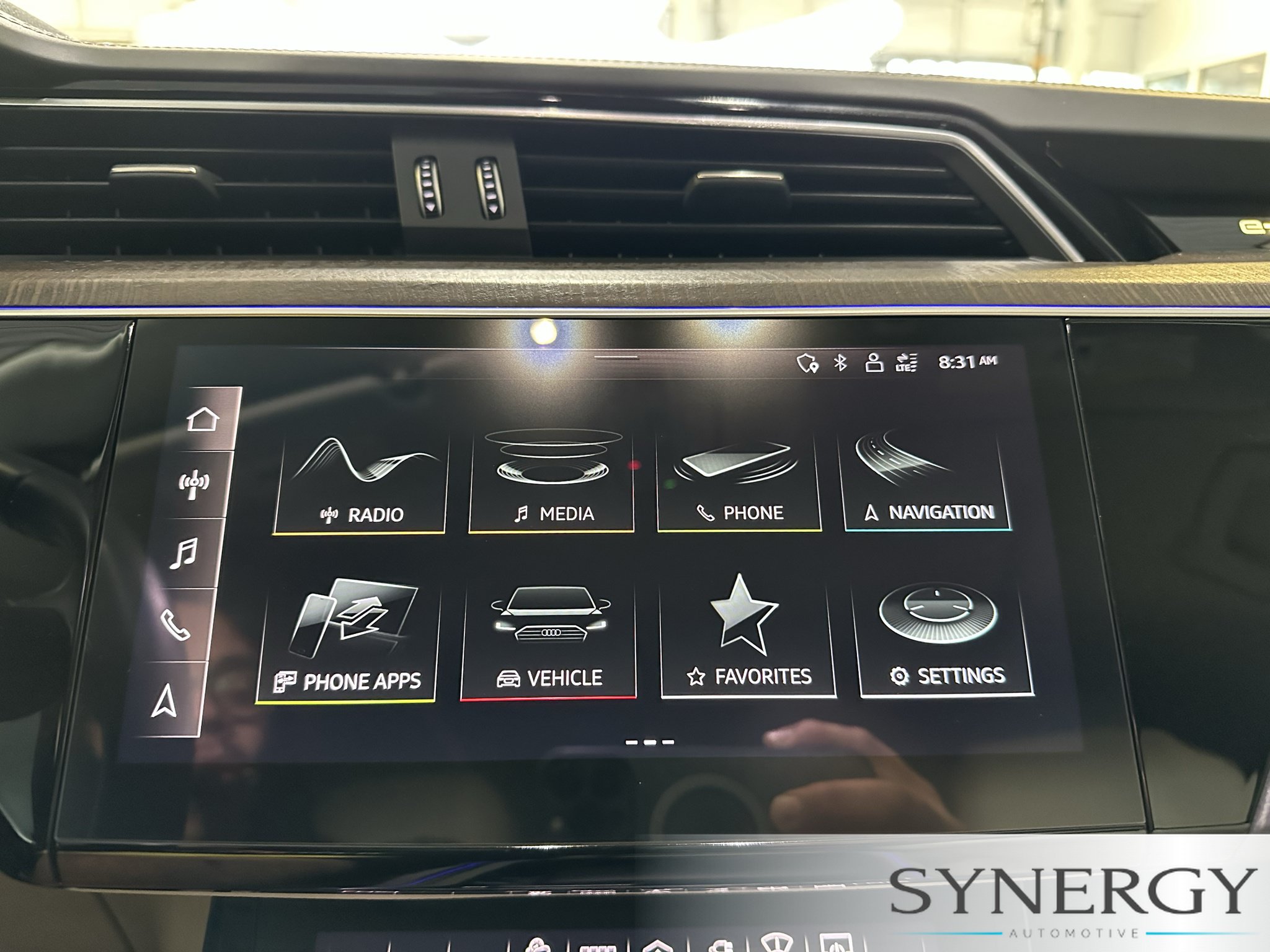 Used 2021 Audi e-tron Prestige w/ Prestige Package AWD/4WD image 13