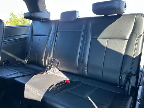 Used 2021 Ford Expedition XLT AWD/4WD image 25