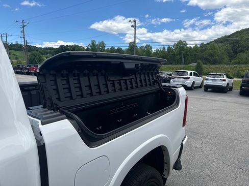Used 2025 RAM 1500 Limited AWD/4WD image 9