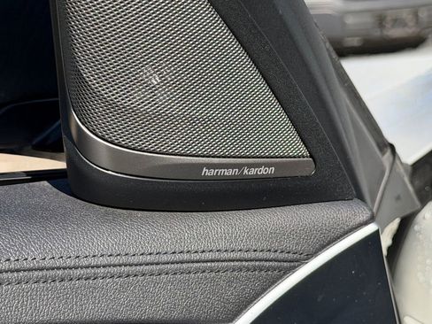 Used 2018 BMW M550i xDrive AWD/4WD image 32