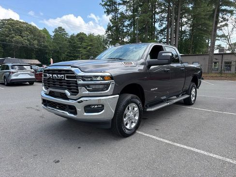 Used 2026 RAM 2500 Big Horn AWD/4WD image 2