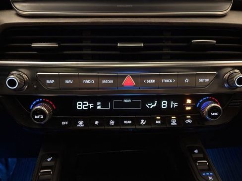 Certified 2022 Kia Telluride EX w/ EX Premium Package image 19