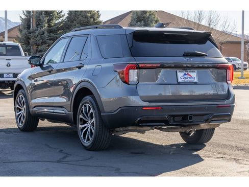 Used 2025 Ford Explorer ST-Line image 5