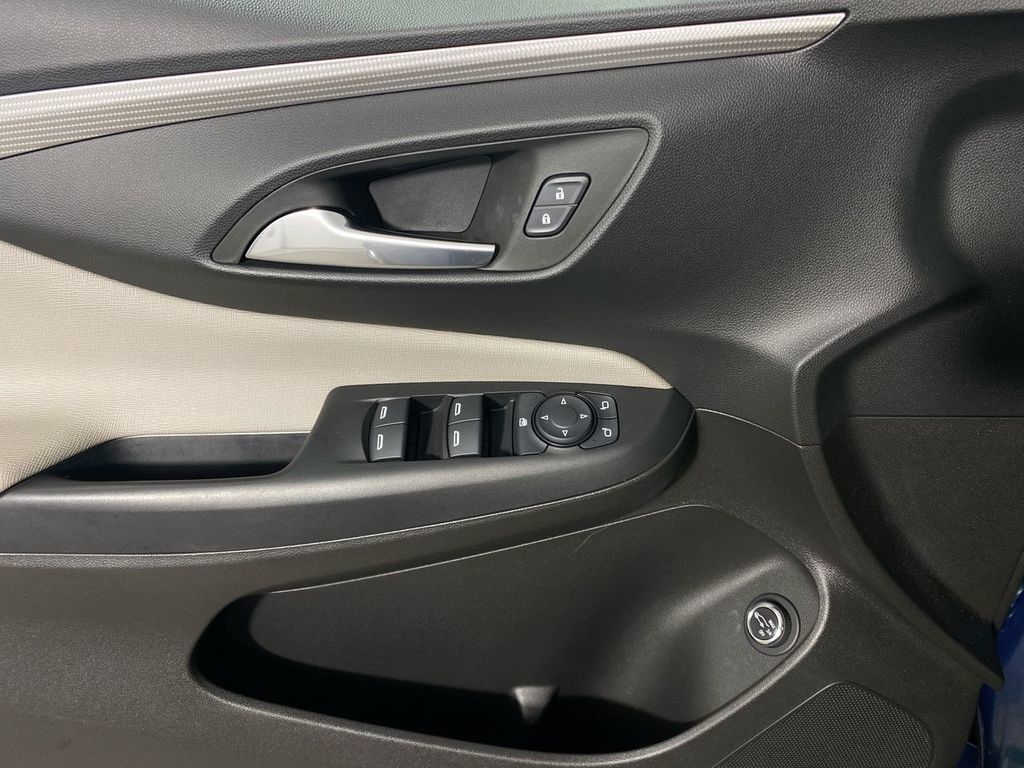 Certified 2024 Buick Envista Avenir FWD image 13
