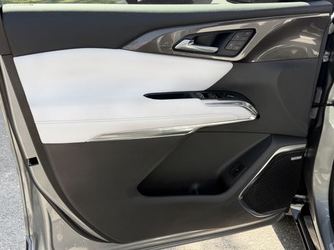 Used 2025 Chevrolet Traverse High Country image 13