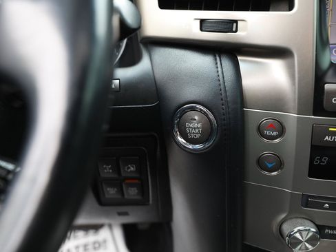 Used 2013 Lexus LX 570 4WD w/ Luxury Pkg image 25