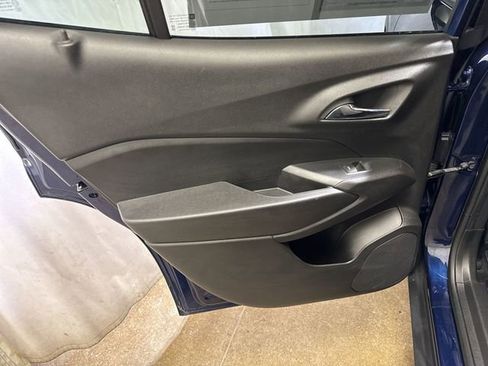 Used 2024 Chevrolet Trax LS w/ LS Convenience Package FWD image 21