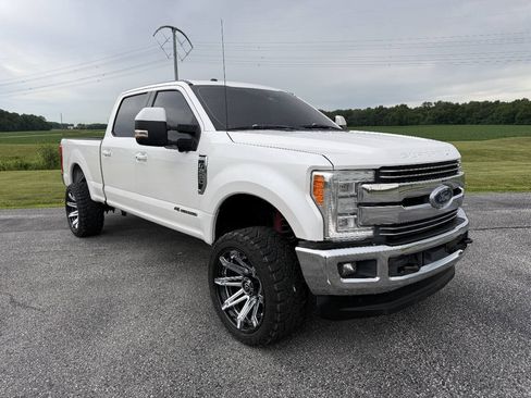 Used 2017 Ford F250 Lariat w/ Lariat Ultimate Package AWD/4WD image 4