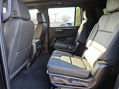 New 2026 Chevrolet Suburban RST w/ RST Capability Package AWD/4WD image 10