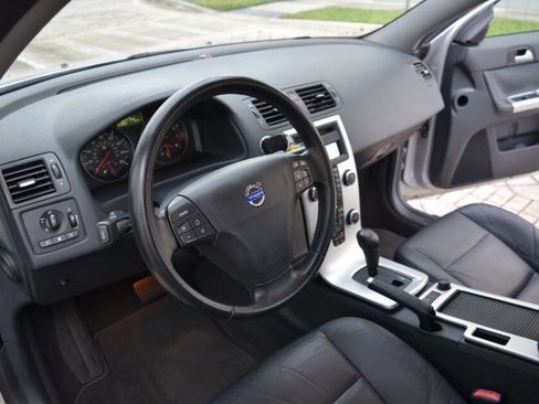 Used 2011 Volvo V50 T5 image 43