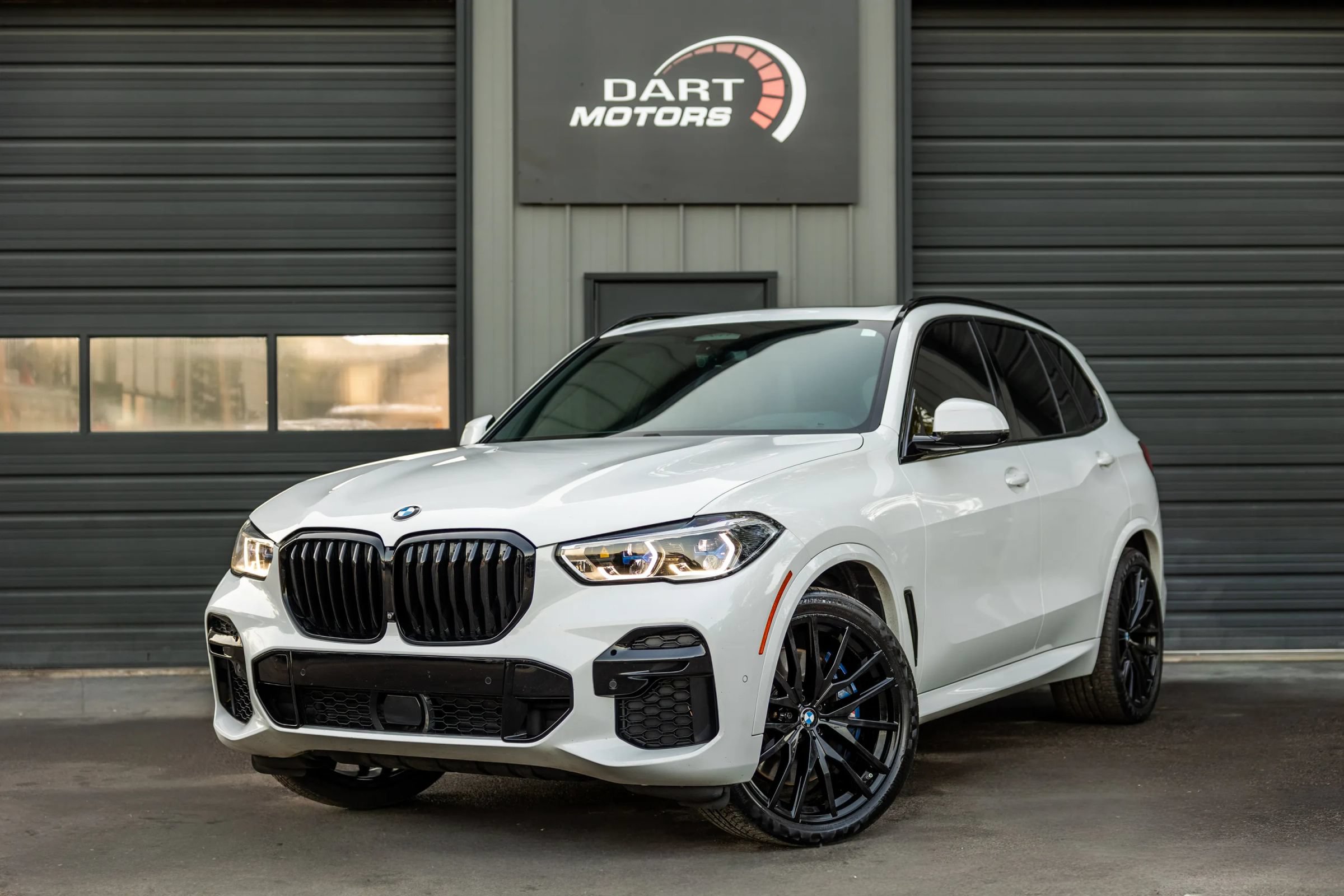 Used 2023 BMW X5 M50i w/ Executive Package AWD/4WD image 1