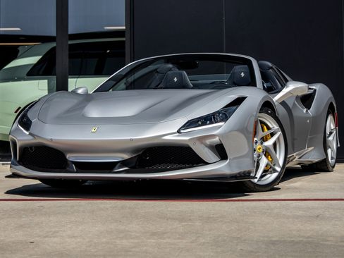 Used 2022 Ferrari F8 Tributo image 1