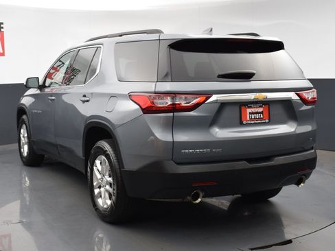 Used 2021 Chevrolet Traverse LT image 3