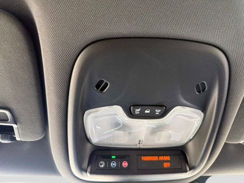 Used 2023 Chevrolet TrailBlazer ACTIV FWD image 24