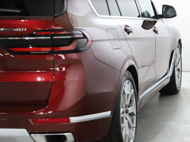 Used 2027 BMW X7 xDrive40i AWD/4WD image 49