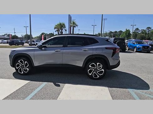 Used 2025 Chevrolet Trax RS w/ Driver Confidence Package image 26