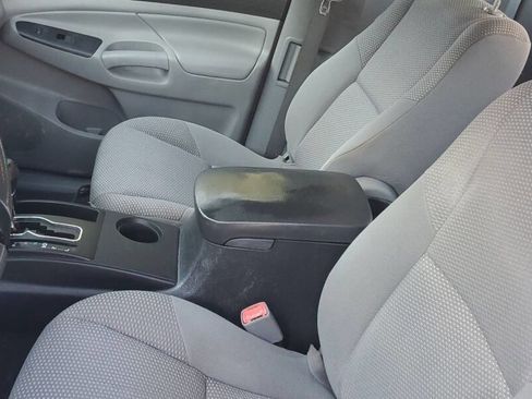 Used 2015 Toyota Tacoma 2WD Access Cab image 3