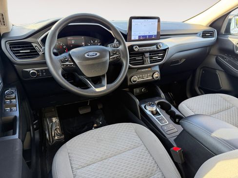Used 2020 Ford Escape SE image 15