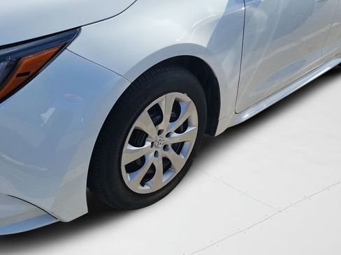 Used 2025 Toyota Corolla LE w/ Convenience Package FWD image 9