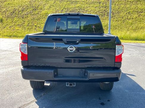Used 2018 Nissan Titan SL w/ Midnight Edition AWD/4WD image 4