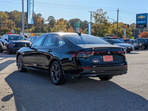 Used 2023 Honda Accord EX image 6