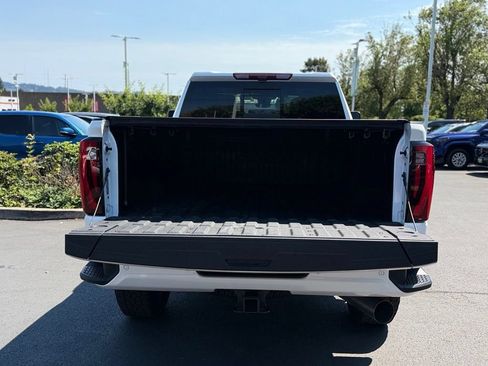 Used 2025 GMC Sierra 2500 Denali Ultimate AWD/4WD image 11