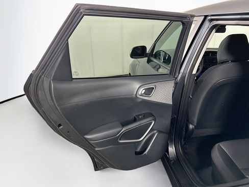 Used 2025 Kia Soul LX w/ LX Technology Package image 25