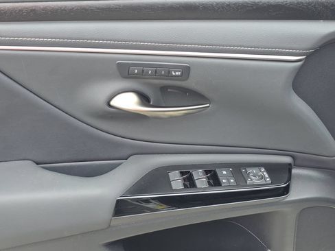 Certified 2024 Lexus ES 300h w/ Technology Package FWD image 17