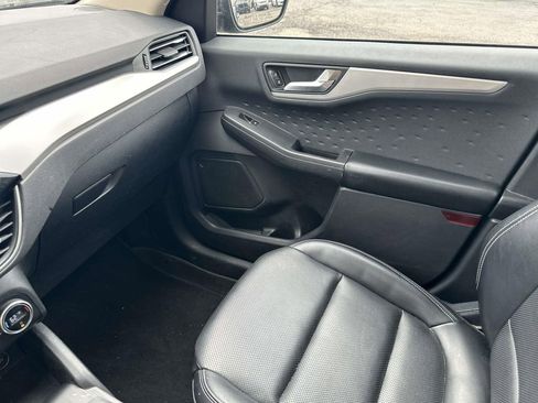 Used 2020 Ford Escape SEL image 31