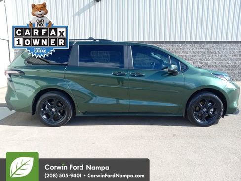 Used 2025 Toyota Sienna XLE Woodland Edition image 2
