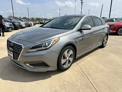 Used 2017 Hyundai Sonata Limited image 1
