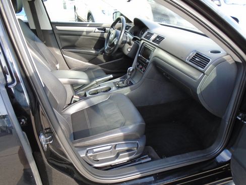 Used 2014 Volkswagen Passat TDI SE FWD image 9