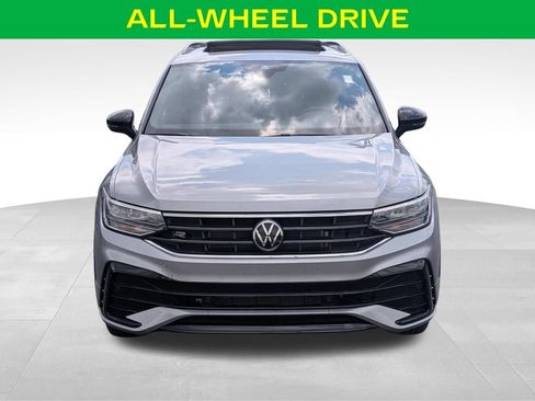 Used 2022 Volkswagen Tiguan SE R-Line AWD/4WD image 3