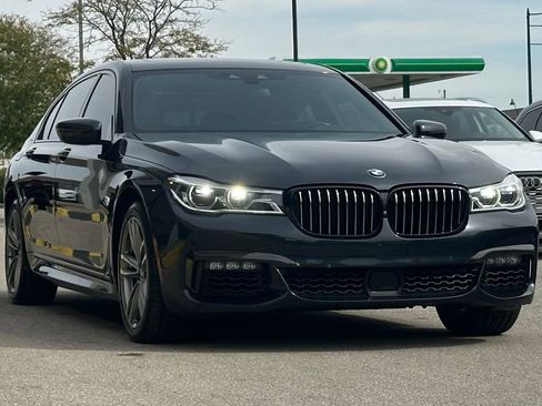 Used 2019 BMW 750i xDrive w/ Executive Package image 14