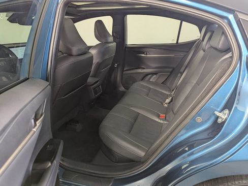 Used 2025 Toyota Camry XSE FWD image 22