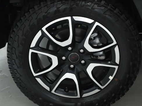 Used 2025 Jeep Compass Trailhawk AWD/4WD image 12