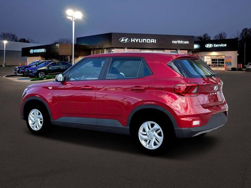 New 2026 Hyundai Venue SE image 4