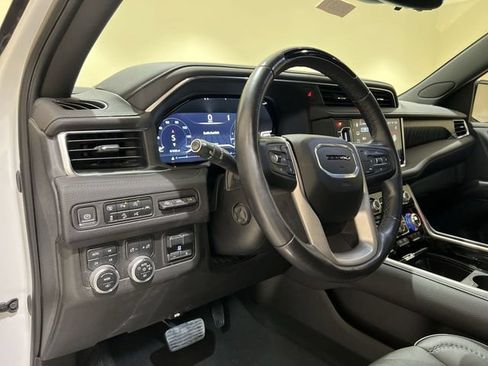 Used 2023 GMC Yukon XL Denali w/ Denali Reserve Package AWD/4WD image 9