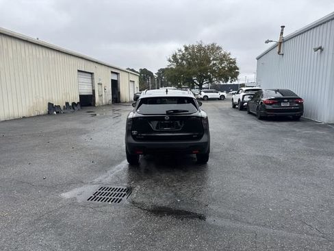 New 2026 Nissan Kicks SR FWD image 6