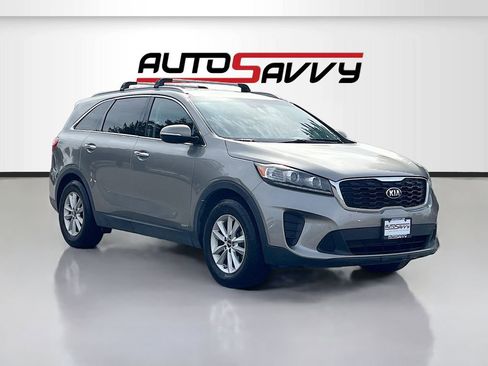 Used 2019 Kia Sorento LX w/ LX Convenience Package image 1