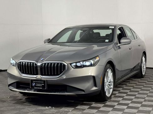 Used 2025 BMW 530i xDrive w/ Premium Package AWD/4WD image 7