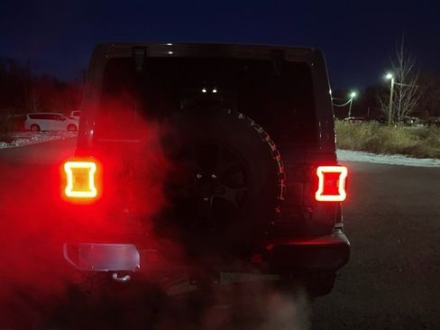 Used 2019 Jeep Wrangler Unlimited Sahara w/ Quick Order Package 24M Moab image 5