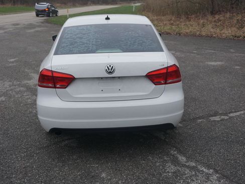 Used 2015 Volkswagen Passat 1.8T Limited Edition FWD image 4