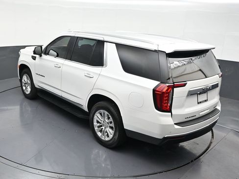Used 2024 GMC Yukon SLT w/ SLT Luxury Package RWD image 12