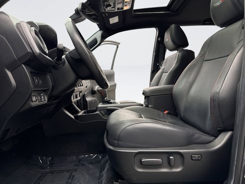 Used 2022 Toyota Tacoma TRD Pro image 11