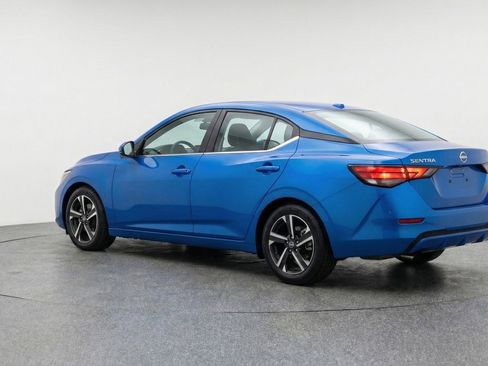 Used 2025 Nissan Sentra SV image 6