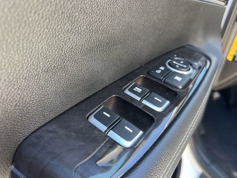 Used 2017 Kia Sorento LX image 13
